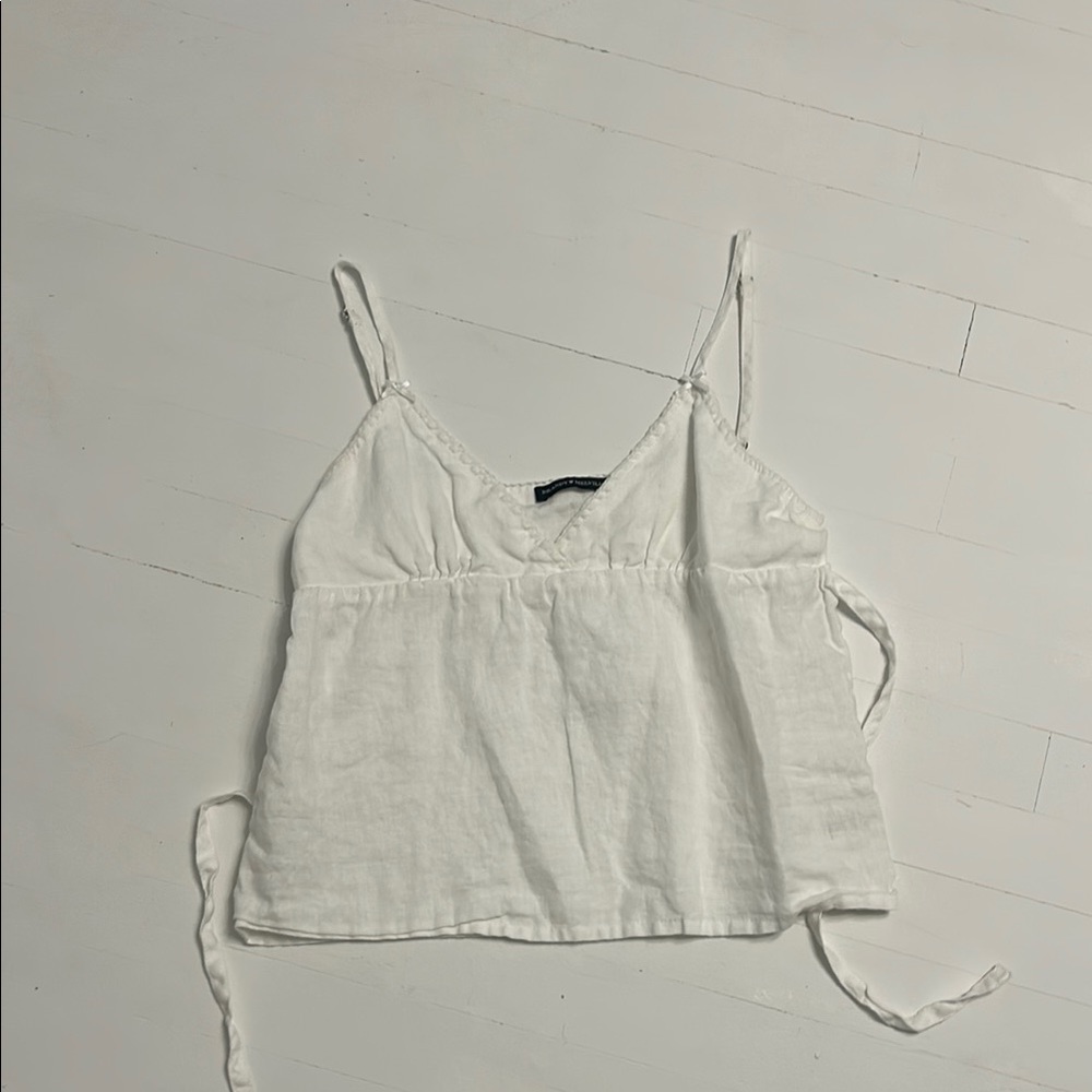 Brandy Melville White Tie Front Sleeveless Camisole
